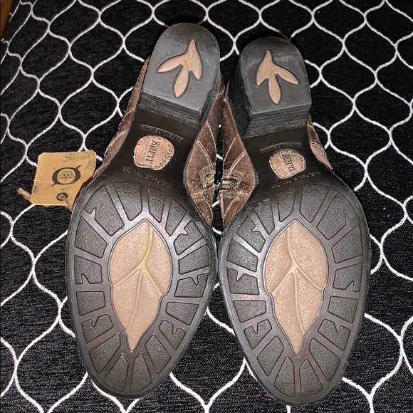 Hand crafted ankle booties - Picture 4 of 5